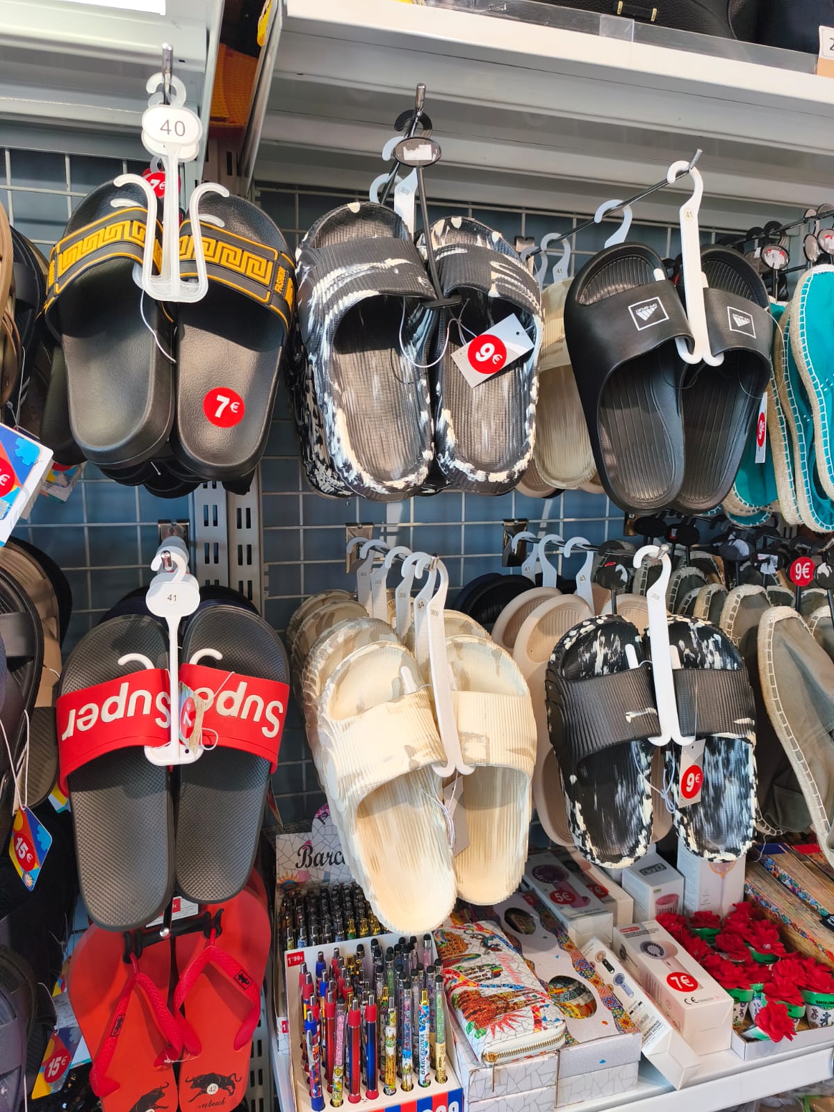 Sandalias y chanclas cómodas
